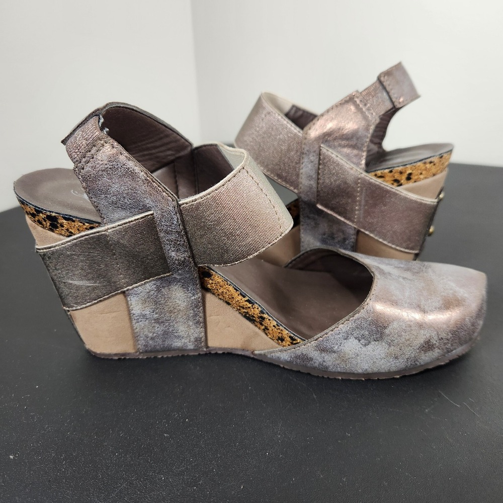 Corkys Timeout Metallic wedge shoes Womens Sz 8 - Picture 2 of 8